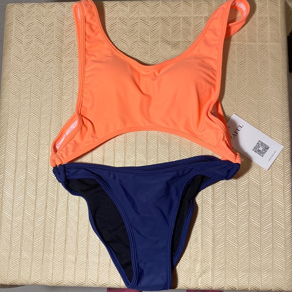 96. NWT Zaful bathing suit, like bikini